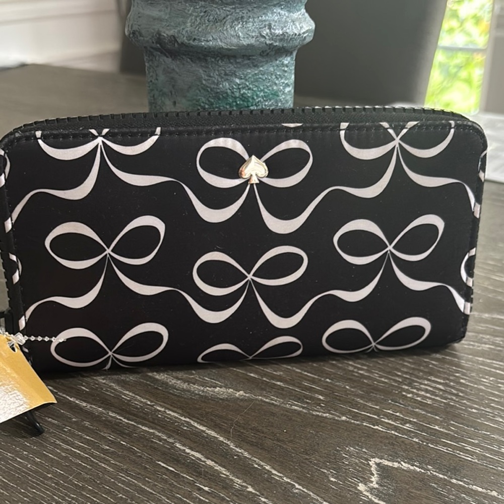 Kate Spade Black and White Bow Wallet